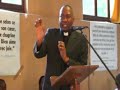 pr�sentation du projet de construction d'une auberge � mansimou par le pasteur patrice nsouami, lors de la retraite spirituelle de la communaut� evang�lique congolaise en france.