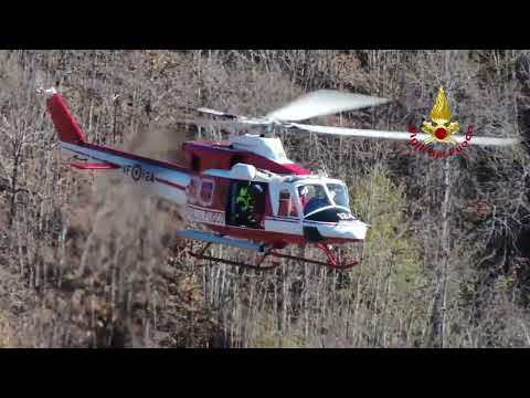 Elicottero e drone dei vigili del fuoco per cercare il disperso