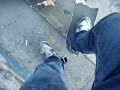 Johnny rompe apropósito su Tabla