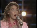 Corinne Hermes sings \"Si La Vie Est Cadeau\" Corinne Hermes sings \"Si La Vie Est Cadeau\"