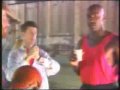 Michael Jackson & Michael Jordan bailando y jugando basquet
