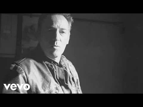 Tekst piosenki Bruce Springsteen - We Take Care Of Our Own po polsku