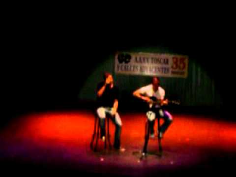 Martín Ruyz Versiona "Y llueve" en Acústico