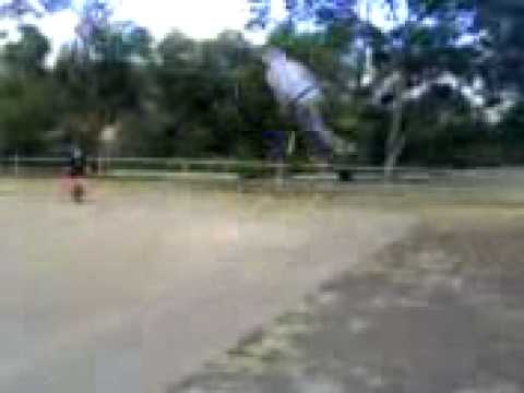 BMX BIKES TRICKS STUNTS CRASHES