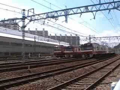 京急600形654編成通過