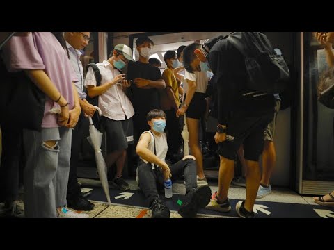 China: Proteste legen den Verkehr lahm - Chaos auf Hongkonger Bahnhfen