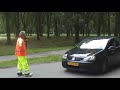 Jeroen van Inkel als verkeersregelaar