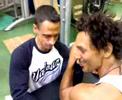 monsieur mompo(5 fois champion du monde de culturisme et entraineur de tous les vip) se prend une branler au bras de fer face � tomer sisley.