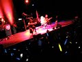 Avril Lavigne sings Hot Avril Lavigne sings Hot