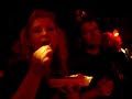 Eddy Broekaart speelt mondharmonica