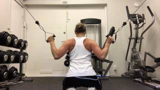 Ryggövning i cable cross