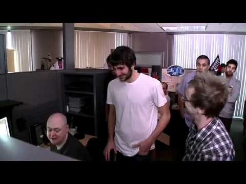 Kyrie Irving et Ricky Rubio dans les locaux d'EA