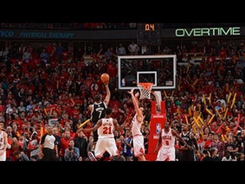 Robinson & Johnson's BIG shots in Overtime!