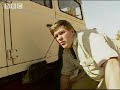 Driving on sand - Ray Mears Extreme Survival - BBC