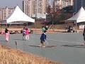 videos de Recess in Korea: Playing Stick Ball