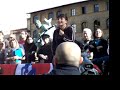 Sabina Guzzanti a Firenze, lezione in piazza della signoria