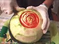 Tallar frutas de colores vistosos es una tarea que requiere de cierta paciencia, pero que da unos resultados de gran vistosidad.