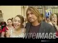 miley cyrus interview on americian music awards red carpet