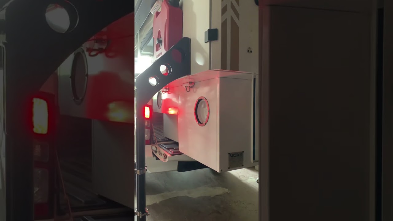 Tháo lắp nhà di động thông minh VGA tiện lợi và nhanh khủng khiếp cỡ nào ? #campertruck #mobihome