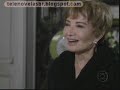 A Fav.: Cap. 080. 02.09.08. P1Sinopse do capitulo: Flora ameaça Dodi e Silveirinha interfere. Flora acusa Dodi de não ter feito nada para evitar que Donatela deixasse todo dinheiro para Lara. Dodi jura que não irá se aproximar novamente de Lara ou Gonçalo. Flora pensa em uma forma de conquistar a confiança de Arlete. Alícia admira o amor de Zé Bob por Donatela, que se emociona ao ouvir a conversa dos dois. Zé Bob conversa com Alícia sobre Romildo. Halley é demitido. Cilene e Halley discutem e ele sai de casa. Halley pede abrigo a Orlandinho. Halley fala para Céu o apresentar como seu irmão para a família de Orlandinho. Dodi procura Gonçalo para pedir uma parte da herança deixada para Lara. Cassiano é assediado por várias fãs. Leonardo conta para Stela que é infeliz em seu casamento. Catarina ouve a conversa. Aleph afirma para Zé Bob que Romildo está envolvido em coisas muito piores do que ele imagina e pede que ele pesquise a palavra Blue Diamond. Romildo entrega uma maleta cheia de dinheiro a Diva. Dois colombianos reconhecem Pepe e perguntam sobre o paradeiro de Diva. Pepe avisa para Donatela que ela corre perigo com os inimigos de Diva. Donatela pede ajuda de Pepe para encontrar Pedro. Flora fala para Pedro que Donatela morreu.