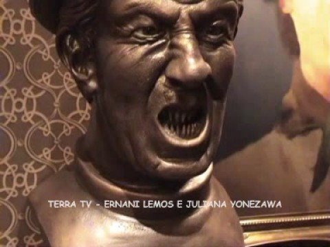 coisas bizaras - Aqui tem o homem mais narigudo, o mais gordo, tribo que encolhe cabeça... tem de tudo.