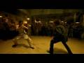 Dos combates de Tony Jaa en la pelicula: Ong-bak el guerrero de muay thai. Alucinantes!!!