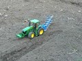 John Deere 7920 R/C ploughing