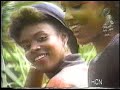 michel martelly alias sweet micky fait partie de la nouvelle vague du style �lectro-choc des ann�es 1986 en haiti; encadr� par des musiciens de renom, il a pu se cr�er un nom et a vite capt� les �mes �prises d'�motions fortes avec ses deux vid�os: oulala,  for�t des pins. 

une vid�o qui garde encore toute sa fraicheur.

hg