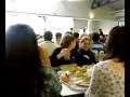 les bipèdes au self le soir