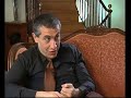 συνέντευξη στον Δαυίδ Ναχμία το 2007 για την εκπομπή ΤΙΜΗΣ ΕΝΕΚΕΝ της ΕΡΤ ERT. Ο Μανόλης Πρατικάκης γεννήθηκε στο Μύρτο Ιεράπετρας τον Σεπτέμβριο του 1943. Σπούδασε Ιατρική στο Πανεπιστήμιο Αθηνών. Είναι ψυχίατρος, διδάκτωρ του Πανεπιστημίου Αθηνών. Πρωτοπαρουσιάστηκε στα γράμματα γύρω στα 1970 με δημοσιεύσεις σε περιοδικά. Έχει γράψει 13 ποιητικές συλλογές, κριτικά κείμενα και άρθρα. Ποιήματά του έχουν μεταφραστεί σε πολλές γλώσσες. Έχει συνεργαστεί σε ανθολογίες και περιοδικά, ελληνικά και ξένα, και έχει συμμετάσχει σε πολλά συνέδρια. Το 1999 ήταν υποψήφιος για το Ευρωπαϊκό Αριστείο Λογοτεχνίας με το βιβλίο του 
