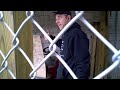 Barry Schultz climbs into the cage at the 2009 Atlanta Open