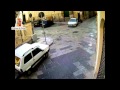 Scippo a turista francese, le immagini dell'aggressione Scippo a turista francese, le immagini dell'aggressione