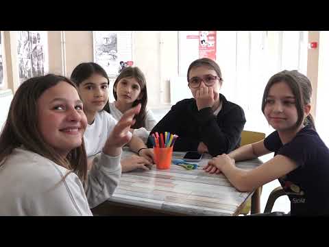 ОРГАНИЗОВАНА РАДИОНИЦА У СКЛОПУ ИЗЛОЖБЕ ПОСВЕЋЕНЕ ДУШАНУ РАДОВИЋУ НАЗВАНА „КАКАВ ЛАФ, СТРАШАН ЛАФ“