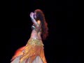 Serta bailando Aziza