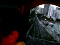 o bonde sai do centro da cidade, passa sobre os arcos da lapa e segue a rota do tempo no sobe-e-desce das ladeiras de santa teresa. o ponto de partida � a esta��o no largo da carioca: a esta��o fica bem perto da sede da petrobr�s, na rua l�lio gama. o lugar tem um jardim encantador e revela um pouco do que se vai encontrar nesse passeio.