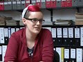 Das Archiv der Jugendkulturen in Berlin-Kreuzberg ist in Europa einzigartig: Hier gibt es Gegenstände aus den unterschiedlichsten Jugendströmungen und eine umfangreiche Bibliothek. Das Archiv gilt als wichtige Forschungsstätte - trotzdem droht das finanzielle Aus. Eine Stiftung soll die Einrichtung retten.