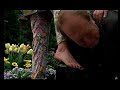 tara reid gets her foot kissed by old man