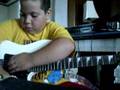 videos de fat kid plays the bass