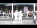 Statues Melbourne busking