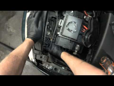 VW A4: Jetta, Golf Headlight Bulb Replacement (9004 / 9007)