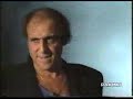 Celentano si scatena dal vivo muovendosi a suon di rock!!! Celentano si scatena dal vivo muovendosi a suon di rock!!!