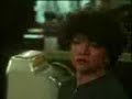 parodie de navarro,roger hanin est visiblement tr�s �nerv� et il faut pas trop le faire chier!!!! avec derrick et les deux british d'amicalement votre.