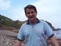http://www.enverde.net El Partido Popular ha puesto en marcha una curiosa iniciativa en la que invita a los ciudadanos a mandar videos sobre la situación política y económica de España. Los problemas ambientales y la gestión de los recursos naturales es sin duda uno de los temas de mayor calado en la política española y de los que dependen cientos de miles de puestos de trabajo. Así que hemos planteado la siguiente cuestión al líder del Partido Popular:Cuestión: ¿Ante la actual crisis ambiental y de recursos naturales es normal financiar y promocionar libros que invitan a esconder la cabeza y no ofrecen soluciones?  Y si es así ¿Es coherente demandar al mismo tiempo una Ley Integral de Lucha contra el Cambio Climático?