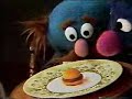 Sesame Street - Grover the Waiter - Big Hamburger Sesame Street - Grover the Waiter - Big Hamburger
