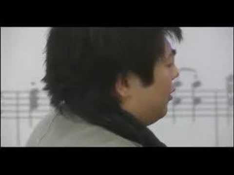 珍贵视频，郎朗为灾区死难者致哀的钢琴曲