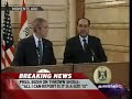 bush:chaussures envoyes en plein discours par un journaliste irakien.flv bush:chaussures envoyes en plein discours par un journaliste irakien.flv