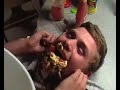 Ketchuppen angriber
