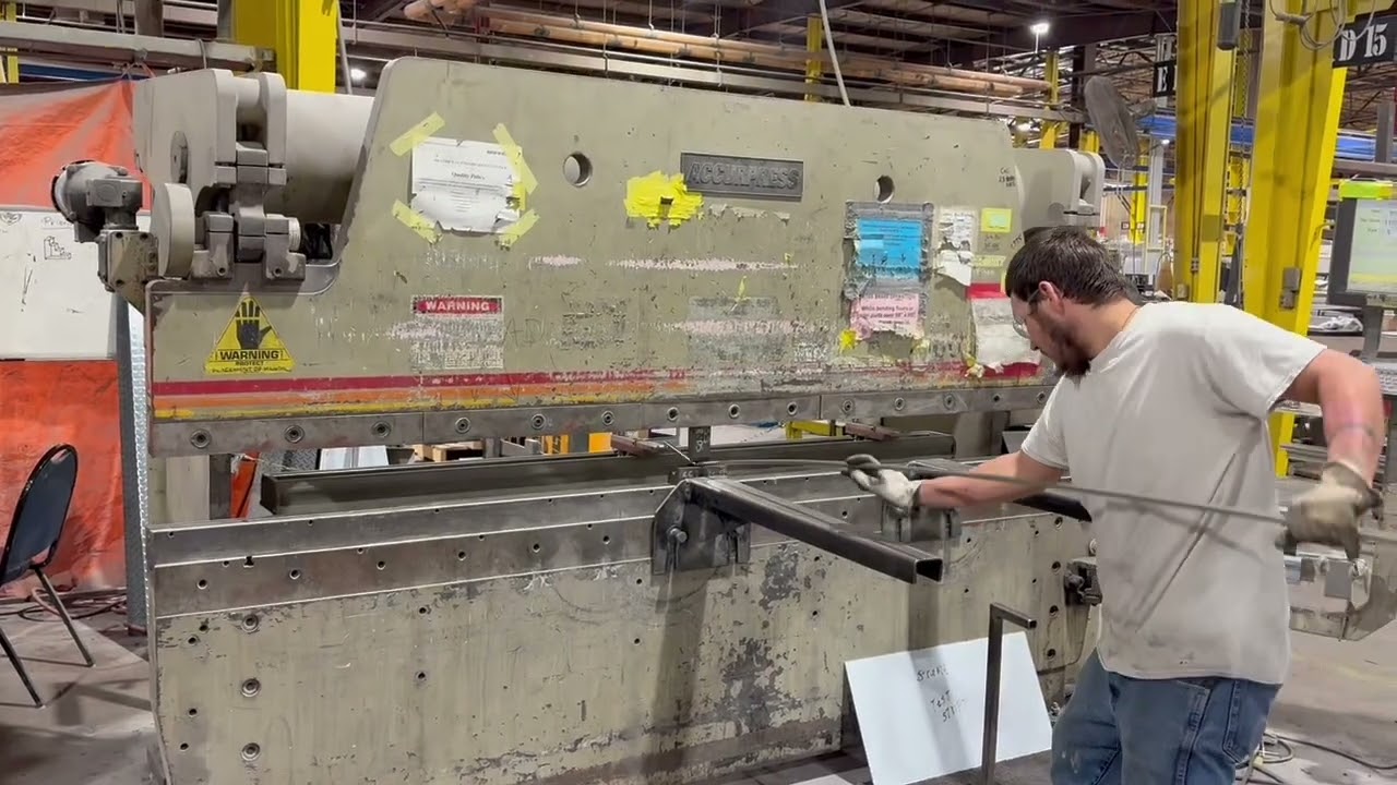 1 - PREOWNED ACCURPRESS PRESS BRAKE 100 TON X 10', MODEL # 710010, S/N: 5742