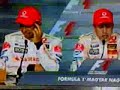 Hamilton nos enseña el dedo corazon y se rie de Alonso... Hamilton nos enseña el dedo corazon y se rie de Alonso...