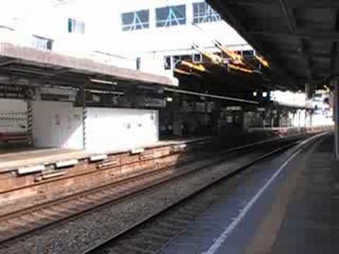 京急新1000形1033編成通過